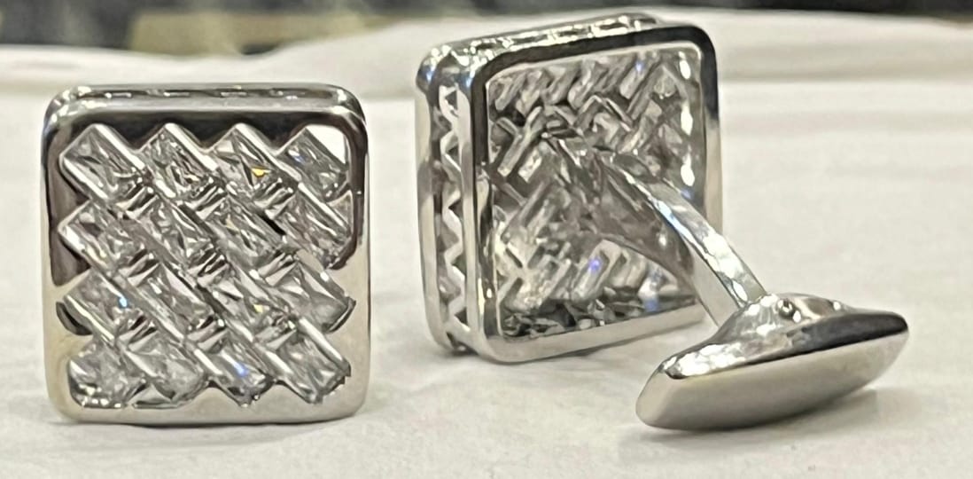 CUFF LINKS