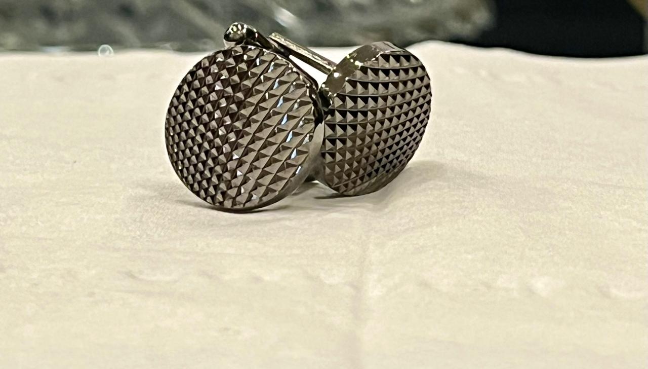 CUFF LINKS