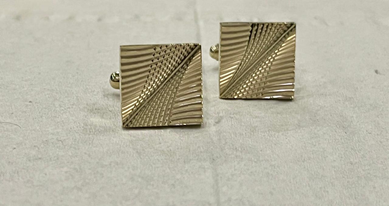 CUFF LINKS